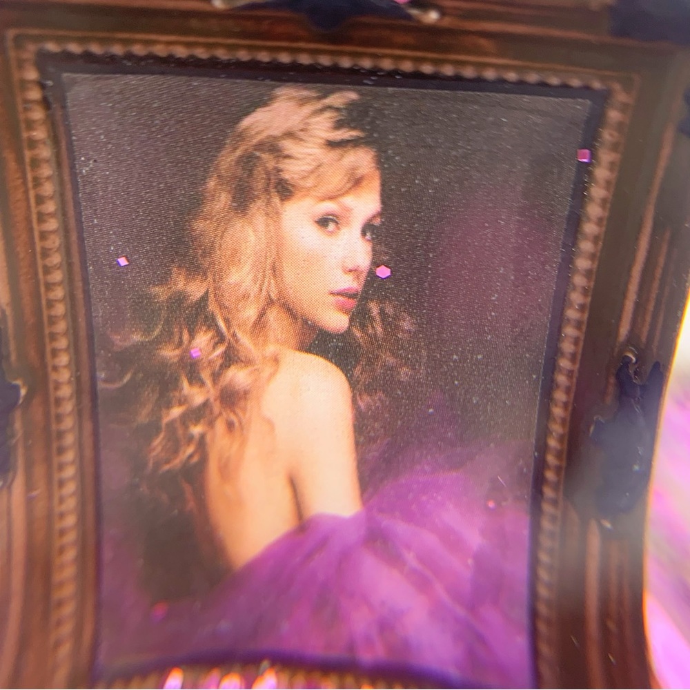 Taylor Swift Speak Now TV Taylor's Version Snow Globe Enchanted Bird Cage NEW - Picture 4 of 12